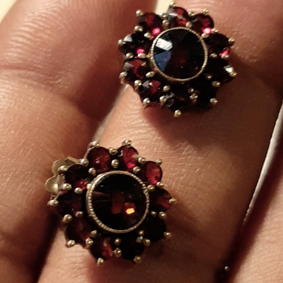 2Ct Round Dark Red Garnet Flower Cluster Stud Earrings - Picture 3 of 5